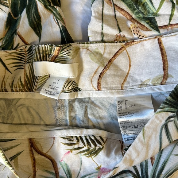 H&M Flowy bottom - Picture 3 of 3